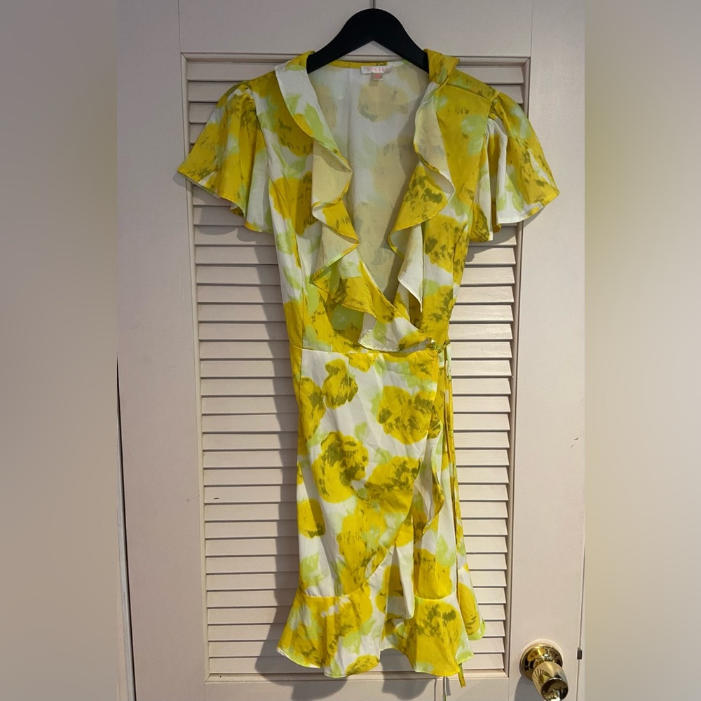 Yellow Floral Wrap Mini Dress. Size Small NWOT